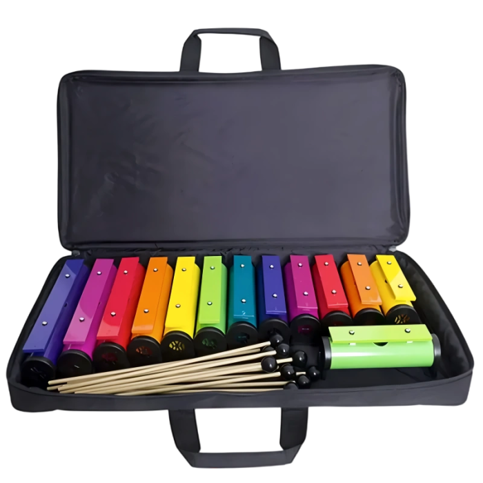 Rokās turami dalītie zvaniņi metalofons