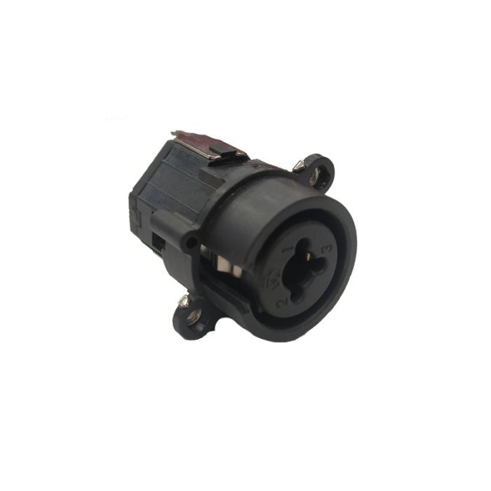 XLR 3 polu un 6
