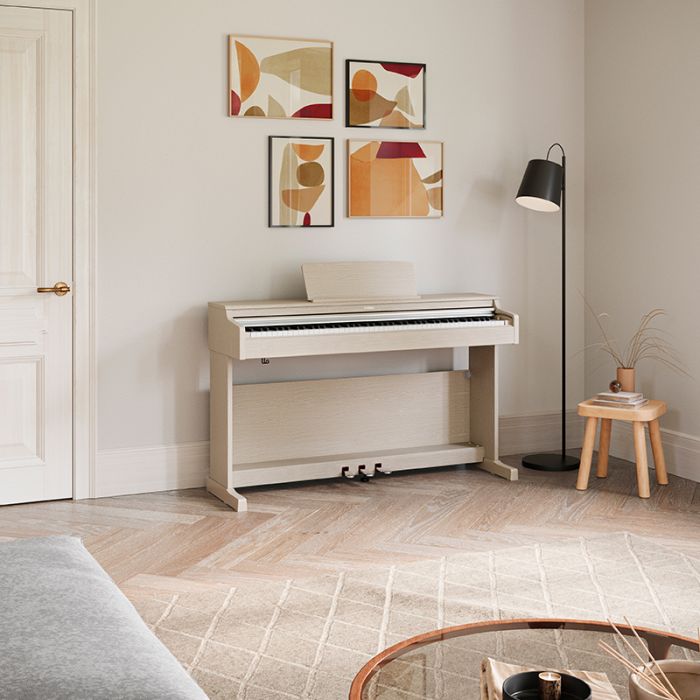 Yamaha Arius YDP-165 WA klavieres istabā pie sienas